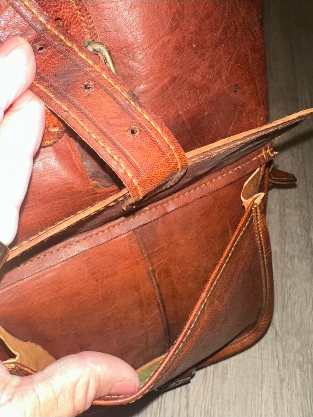 Vintage Distressed Leather Outdoor Hiking Backpack Rucksack Bag Unisex